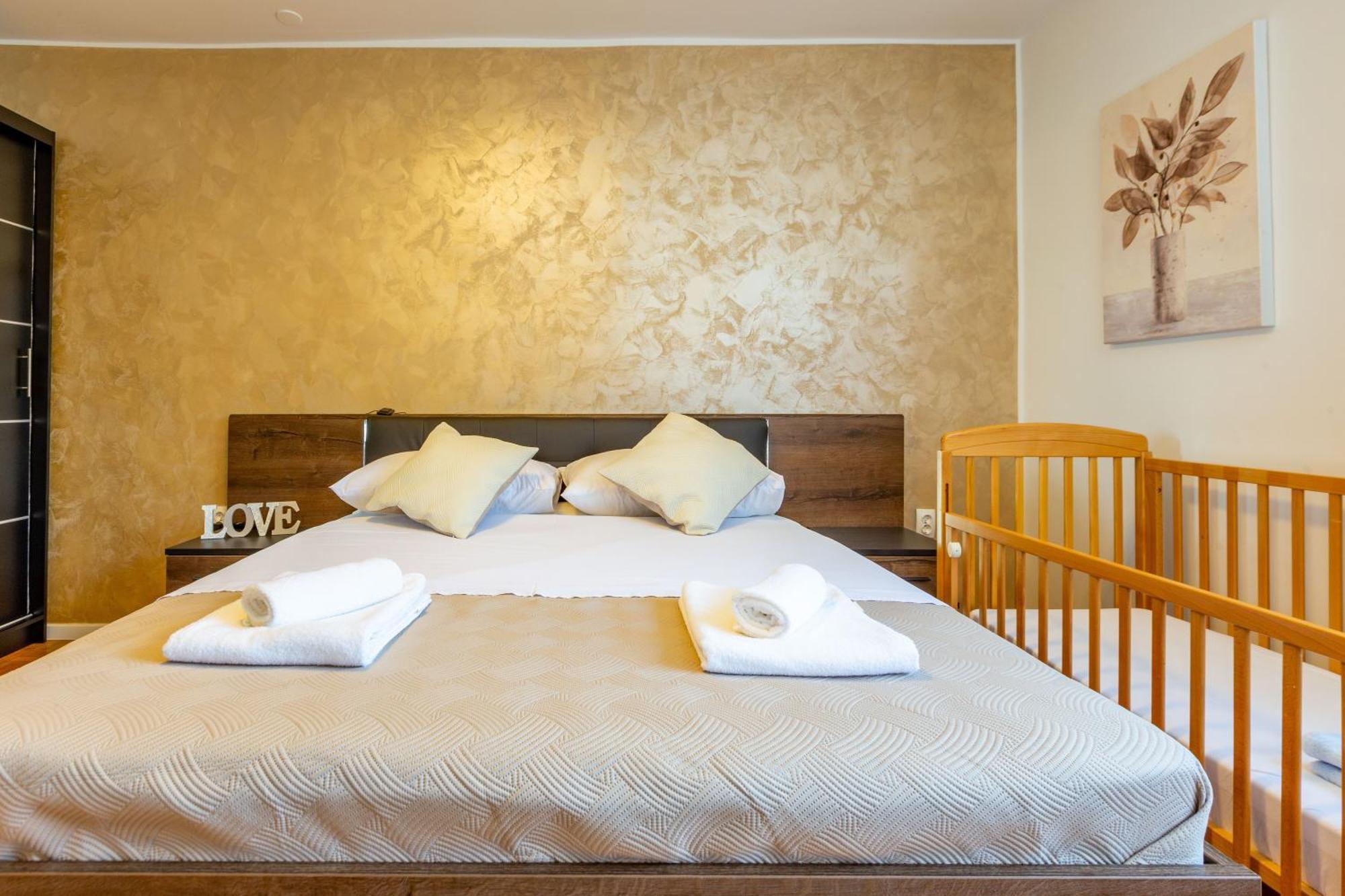 Apolon 2Bdr Apartment With Balcony زادار المظهر الخارجي الصورة